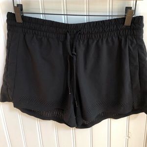 Athleta city shorts